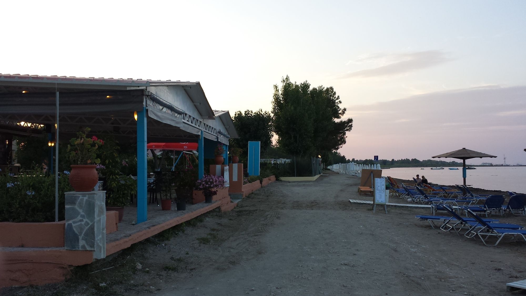 Nikolas Club Kávos Exteriér fotografie
