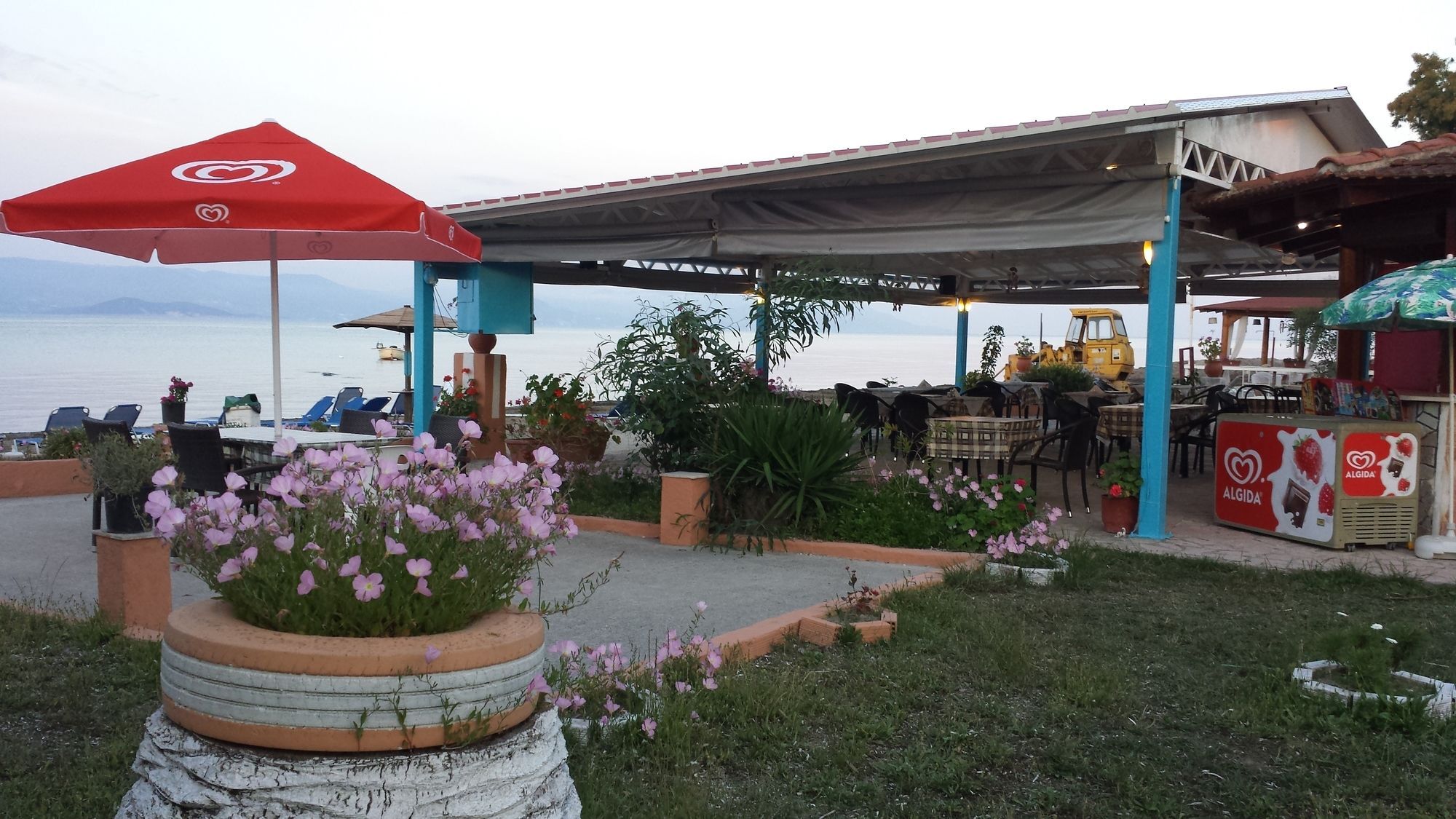 Nikolas Club Kávos Exteriér fotografie