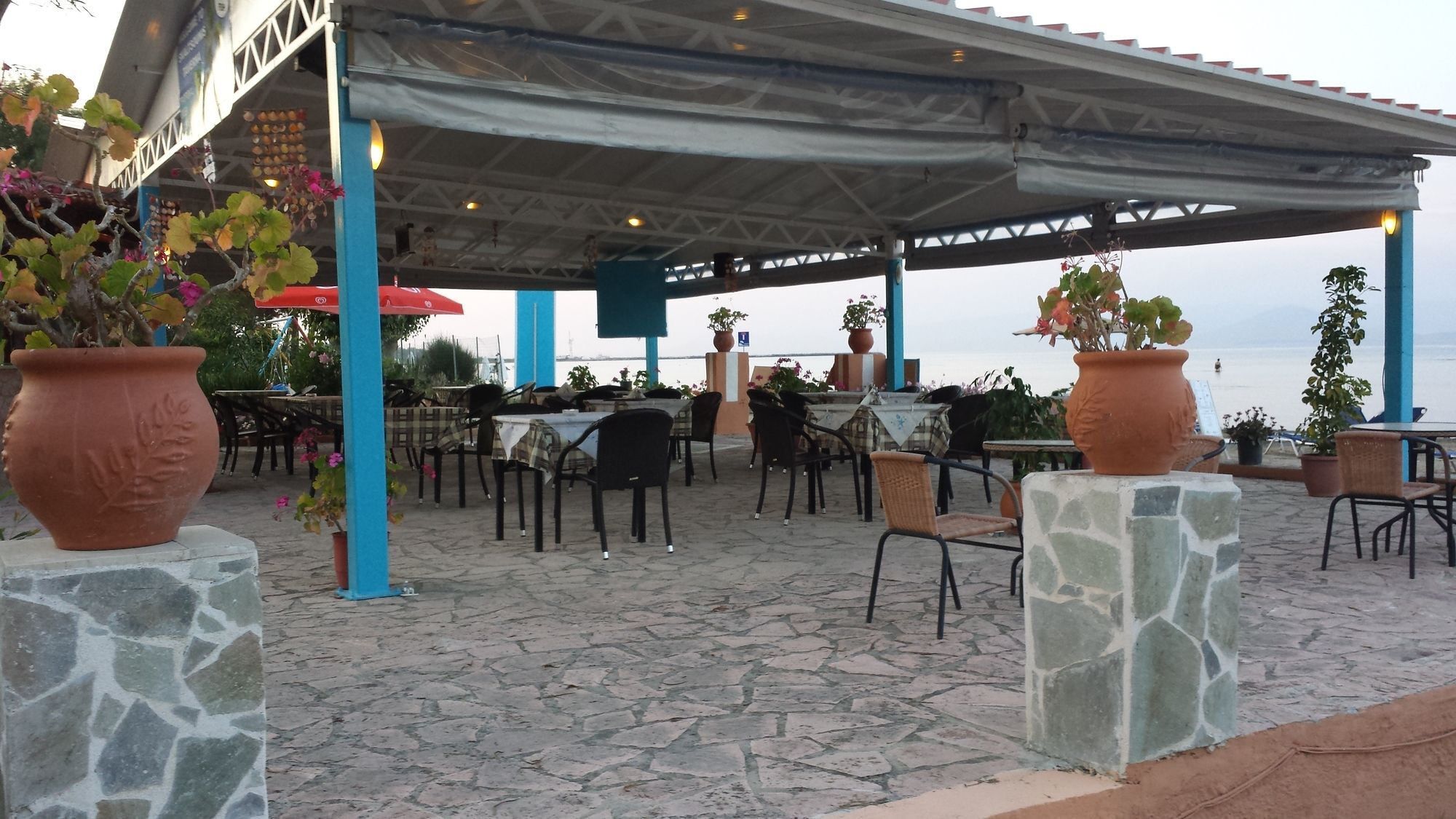 Nikolas Club Kávos Exteriér fotografie