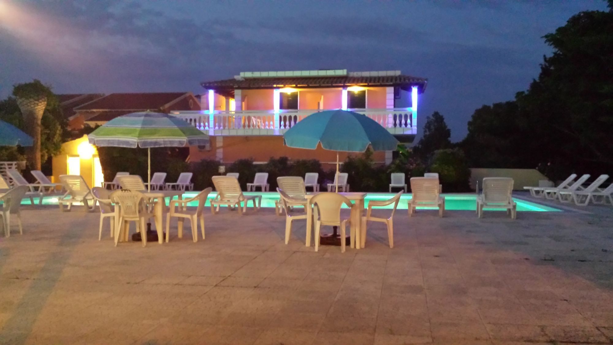 Nikolas Club Kávos Exteriér fotografie