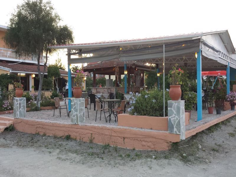 Nikolas Club Kávos Exteriér fotografie