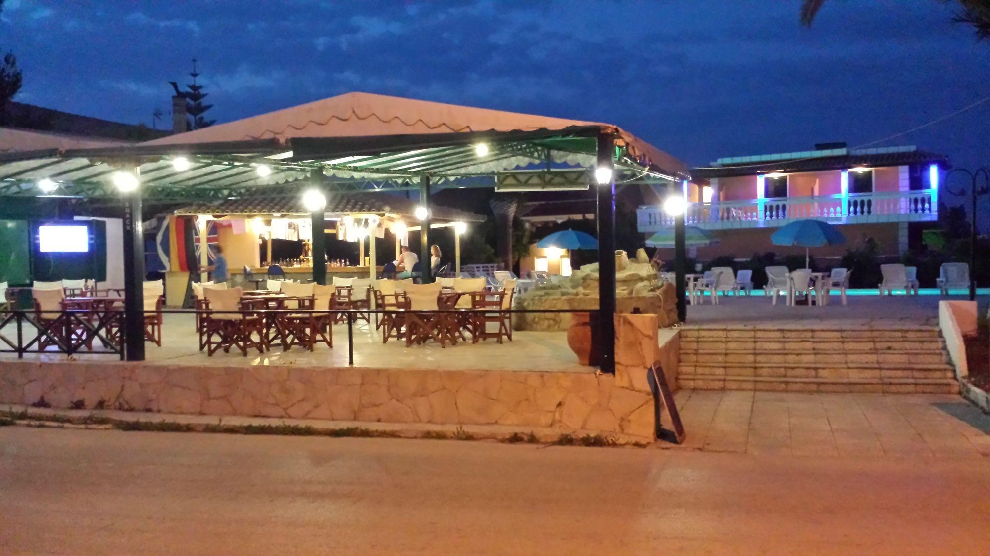 Nikolas Club Kávos Exteriér fotografie